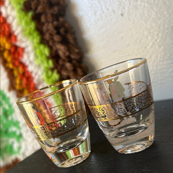 Vintage Folk Art Shot Glasses - Picture 7 of 13